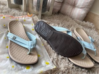 Sandalias Planas Beige y Azul talla 38 y talla 40