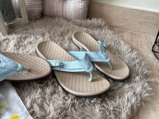 Sandalias Planas Beige y Azul talla 38 y talla 40