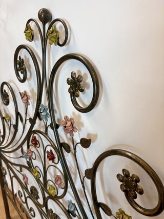 Cabecero de Hierro Forjado con Flores