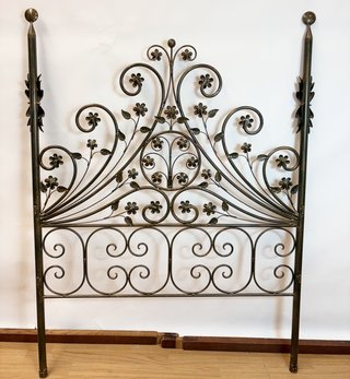Cabecero de Hierro Forjado con Flores