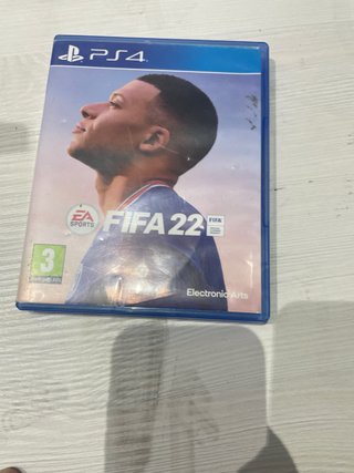 PS4 Blanca + 3 Mandos y 3 Juegos