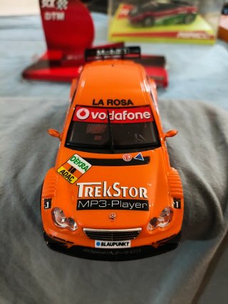 Coche Scalextric AMG Mercedes C-Klasse DTM