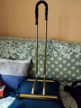 Soporte para bicicleta dorado