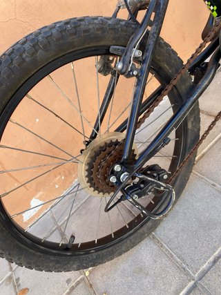 Bicicleta infantil B'TWIN 20 con suspensión