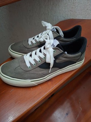 Zapatos Mustang caballero grises y negros