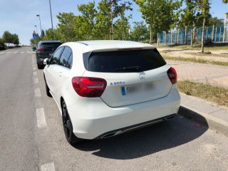 Se vende o cambio mercedes Benz  a 200d AMG line 7