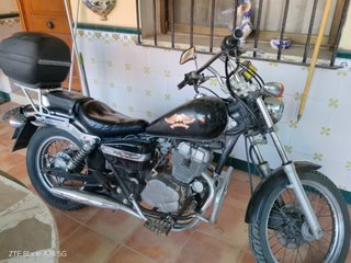 HONDA REBEL CMX 250 Motocicleta Custom negra