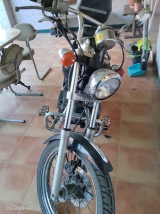 HONDA REBEL CMX 250 Motocicleta Custom negra
