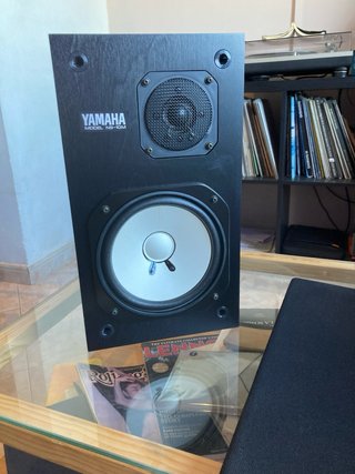 Altavoces Yamaha NS-10
