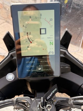 Kove 800 X Pro Negra y Gris
