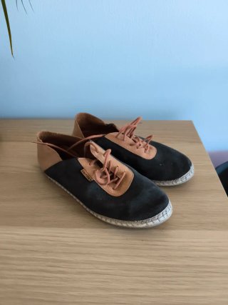 Zapatos Camila Negros y Marrones