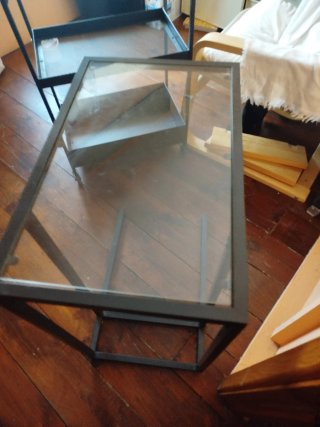 Mesa auxiliar cristal y metal Ikea