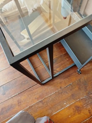 Mesa auxiliar cristal y metal Ikea