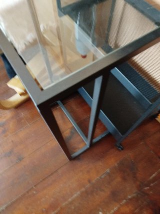 Mesa auxiliar cristal y metal Ikea