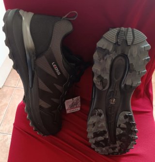 Zapatillas senderismo T42 nuevas caja original