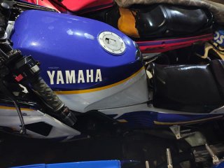 Yamaha FZ750 Génesis 2MG Original