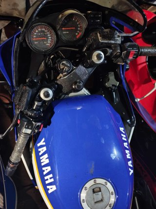 Yamaha FZ750 Génesis 2MG Original