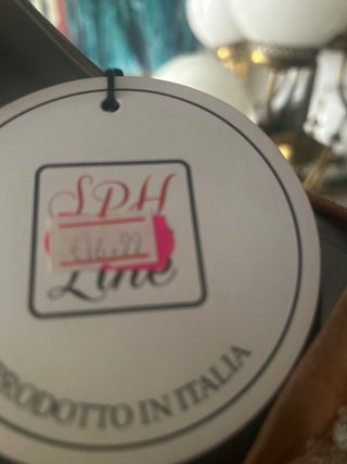 Camiseta sph marrón con detalles plateados