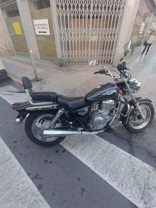 Suzuki Marauder 250 Cruiser Negra