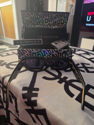 Gafas de sol DIAVLO negras lentes moradas