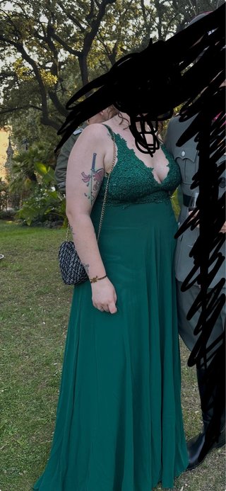 Vestido verde elegante con encaje