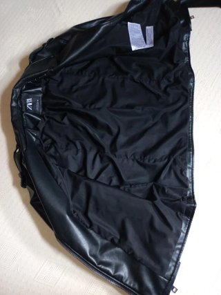 Cazadora efecto piel Zara mujer