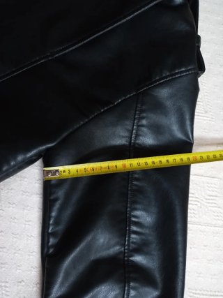 Cazadora efecto piel Zara mujer
