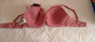 Sujetador rosa de encaje