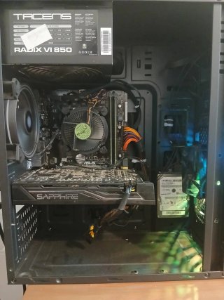 PC Gamer Negro con Luces LED