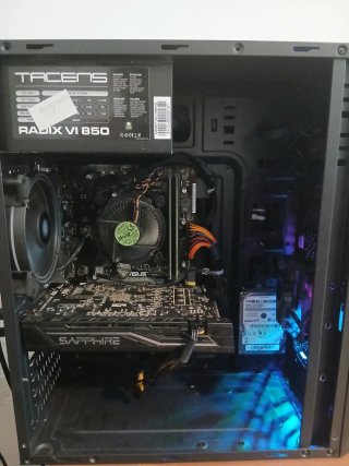 PC Gamer Negro con Luces LED