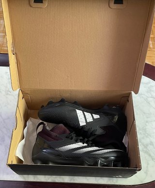 Zapatillas Adidas Béisbol Negras y Blancas