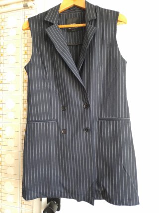 Chaleco/Vestido Bershka Raya Diplomática