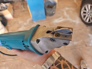 Cizalla eléctrica Makita , 230/260w
