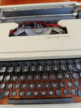 Máquina de escribir antigua