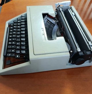 Máquina de escribir antigua