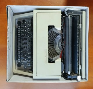 Máquina de escribir antigua