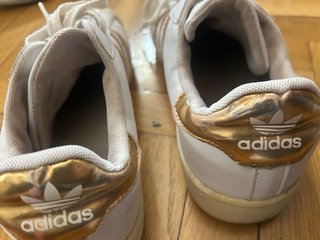 Adidas Superstar Blancas y Doradas