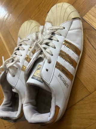 Adidas Superstar Blancas y Doradas