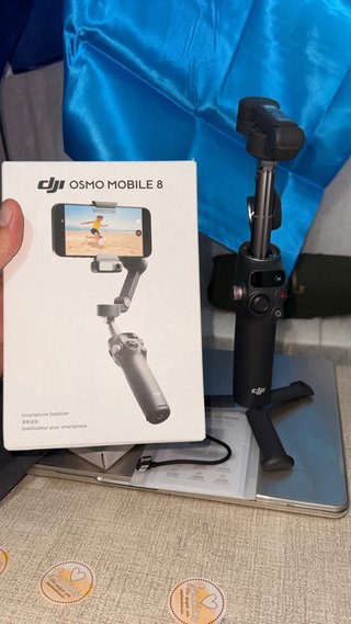 DJI Osmo Mobile 8 Gimbal