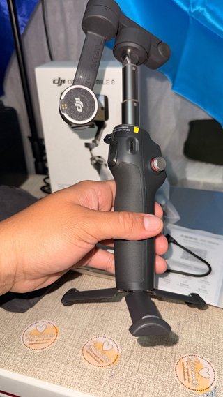DJI Osmo Mobile 8 Gimbal