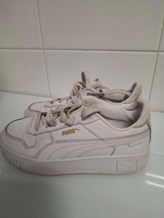 Zapatillas Puma Mujer Blancas y Doradas