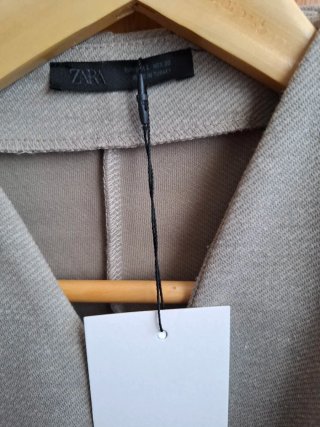 Chaleco Zara,  Doble Botonadura