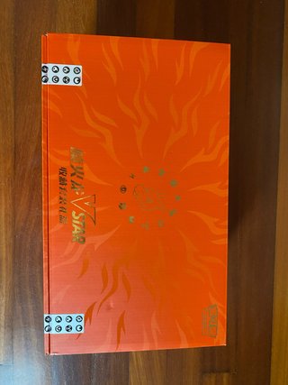 Caja Charizard V Star Pokémon
