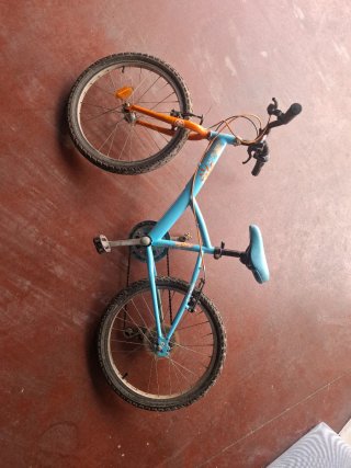 Bicicleta infantil azul