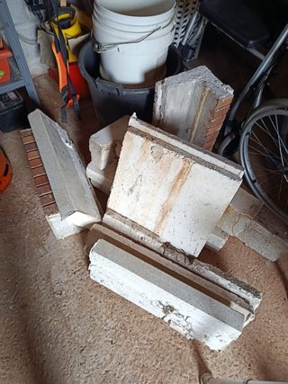 Chimenea de ladrillo y madera