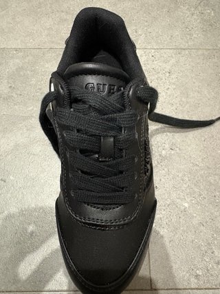 Zapatillas Guess Hansini Negras