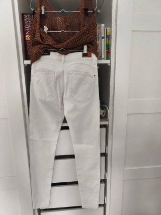 Pantalón vaquero blanco