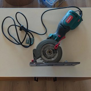 Mini sierra circular Hychika.