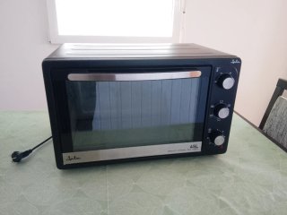Horno de sobremesa negro marca jata