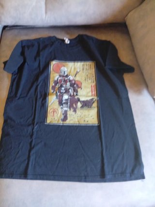 Camiseta Gildan Negra Estampada